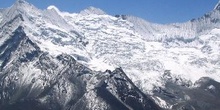 Amphu Laptse con glaciar del Ama Dablam