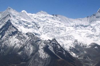 Amphu Laptse con glaciar del Ama Dablam