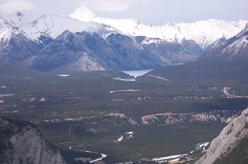 Lago Minnewanka y Monte Aylmen (3162m)