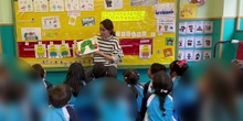 Lectura compartida de La pequena oruga glotona. Beatriz Perez Lopez grupo D