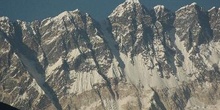 Acercamiento al Nuptse, visto desde Tengboche