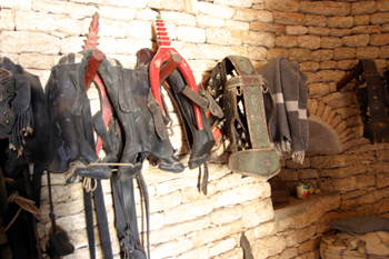 Colleras y otros utensilios para las caballerías