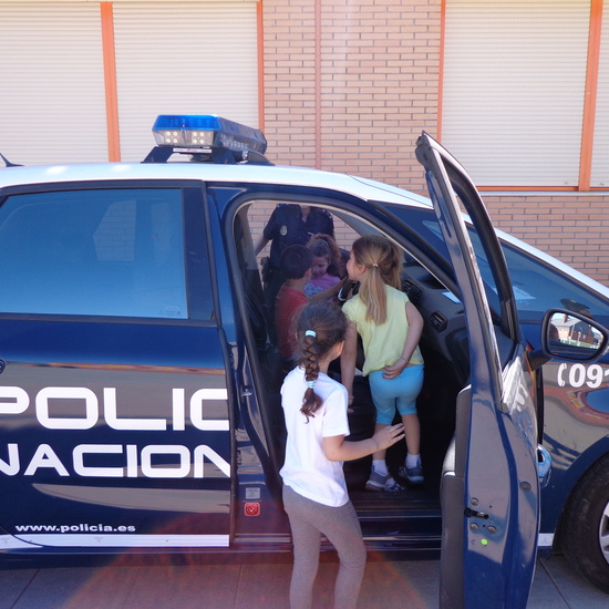 VISITA POLICÍA 14