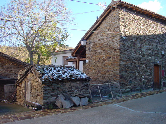 Casa y cobertizo en La Hiruela