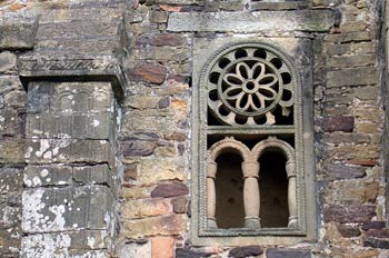 Ventana de la Iglesia de San Miguel de Lillo, Oviedo, Principado