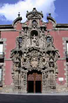 Fachada del Museo Municipal, antiguo Hospicio, Madrid