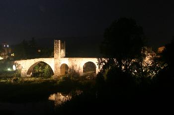 Puente románico de Besalú, Garrotxa, Gerona