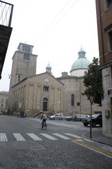 Vista lateral del baptisterio de San Giovanni, Treviso