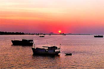 Atardecer en Makasar, Sulawesi, Indonesia