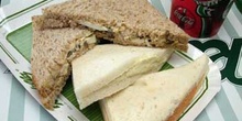 Almuerzo con sandwiches