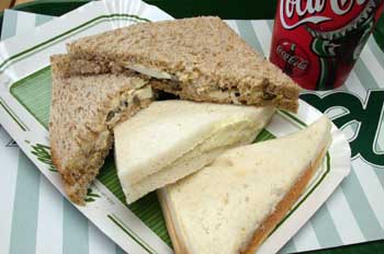 Almuerzo con sandwiches