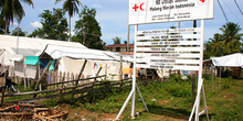 Entrada al campamento Cruz Roja, Melaboh, Sumatra, Indonesia