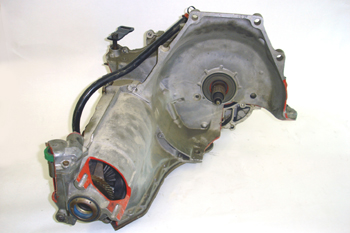 Caja de cambios transversal automática. Vista carcasa de embragu