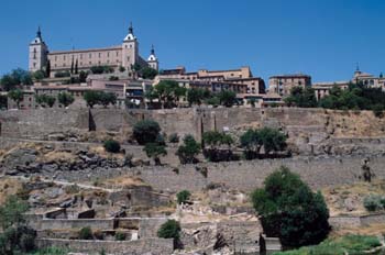 Alcázar de Toledo desde el Tajo