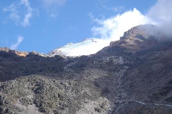 Vista de la cima del Pico de Orizaba (5750m) desde las faldas de