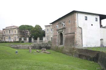 Puerta de la ciudad, Lucca