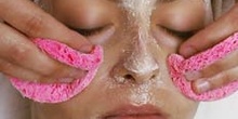 Limpieza facial: retirada de producto exfoliante