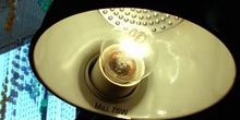 Bombilla en un flexo