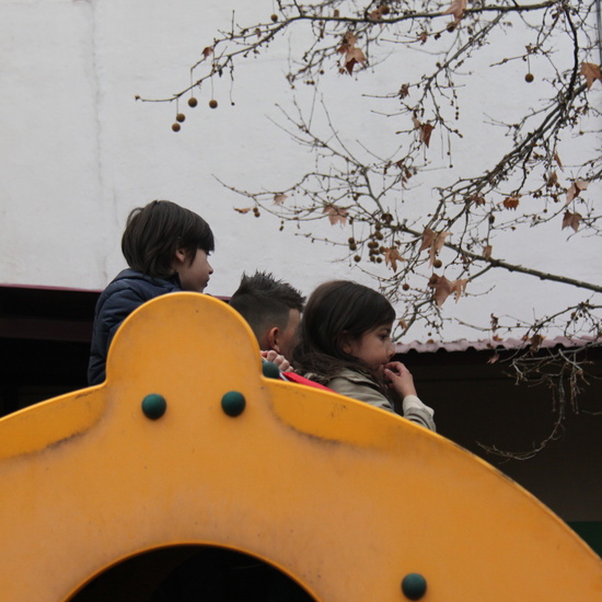 Visita de sus Majestades los Reyes Magos al colegio Luis Bello en moto 2018 23