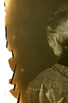 Deterioro de emulsión fotográfica, rizado, detalle