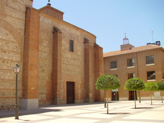 Lateral de Iglesia en Alcorcón