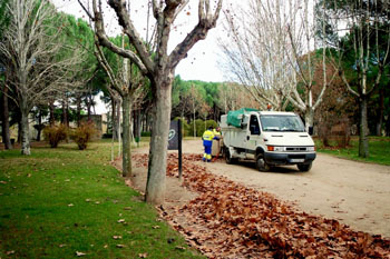 Furgoneta para trabajos de jardinería