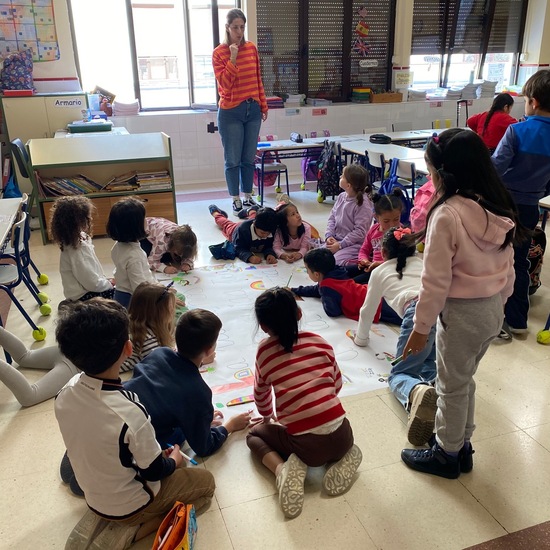 Haciendo murales con Marta