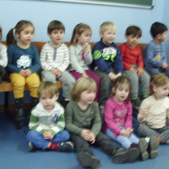 NOS FELICITAMOS NAVIDAD EN EL HOSTOS 23