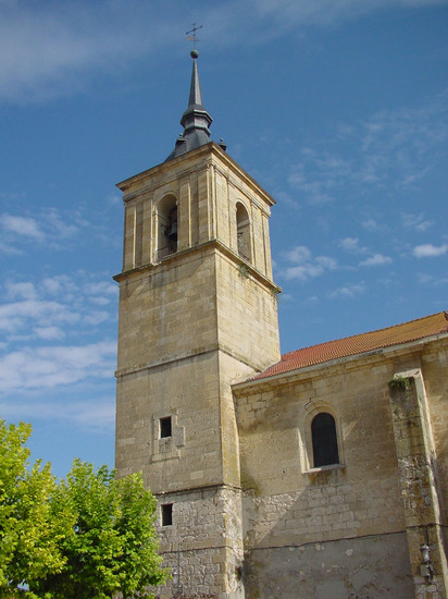 Campanario de iglesia en Cobeña