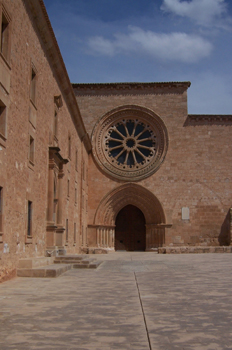 Fachada del monasterio de Santa María de Huerta, Soria, Castilla