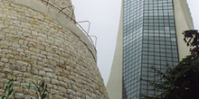 Estatua y Catedral, Beirut, Líbano