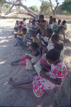 Niños en escuela rural, Nacala, Mozambique