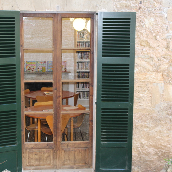 Biblioteca Can Llobera - Pollensa 27