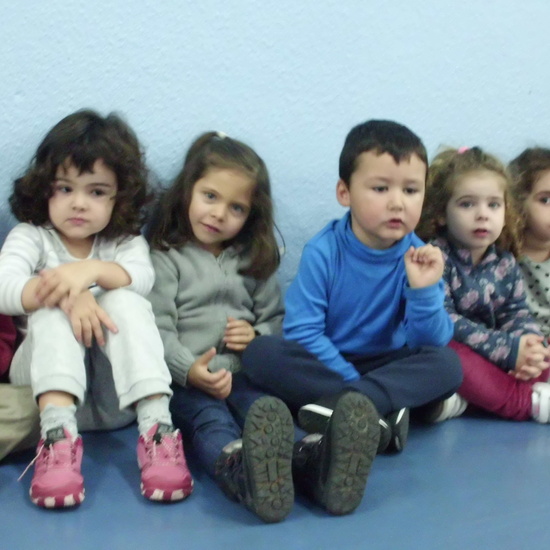 NOS FELICITAMOS NAVIDAD EN EL HOSTOS 19