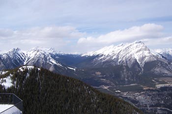 Montaña Norquay (2515m) y Montaña Cascade (2998m)