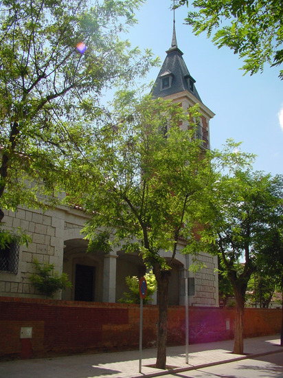 Vista lateral de iglesia en Rivas Vaciamadrid