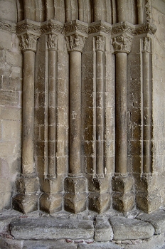 Columnas y capiteles. Iglesia Catedral de Roda de Isábena, Huesc