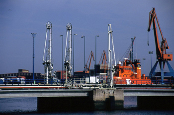 Pantalán de CLH en el puerto de El Musel, Gijón, Principado de A