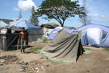 Tiendas, Campamento Simpang Mesra, Sumatra, Indonesia