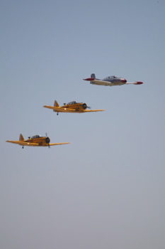 Supersaeta y T-6 Texan