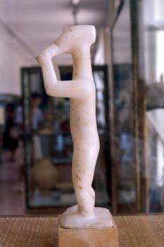 Flautista, escultura cicládica, Museo Nacional de Atenas