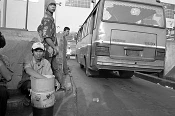 Estación de autobuses, Jakarta, Indonesia