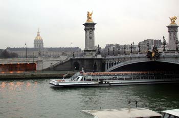 Puente de Alejandro III, París, Francia