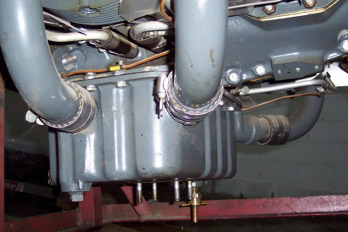 Cárter de aceite de un motor de 4 cilindros