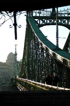 Puente de la Libertad y baños de Gellért, Budapest, Hungría