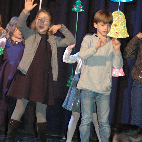 UNIENDO MUNDOS EN NAVIDAD. FESTIVAL 18 12