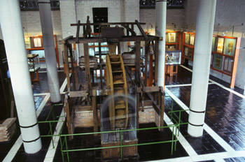 Vista general de máquina de ventilación de mina mediante fuelles