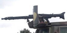 Ametralladora instalada en un vehículo militar
