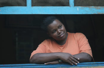 Mujer en la ventana, Quilombo, Sao Paulo, Brasil