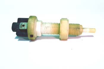 Pulsador mecánico de luces de freno